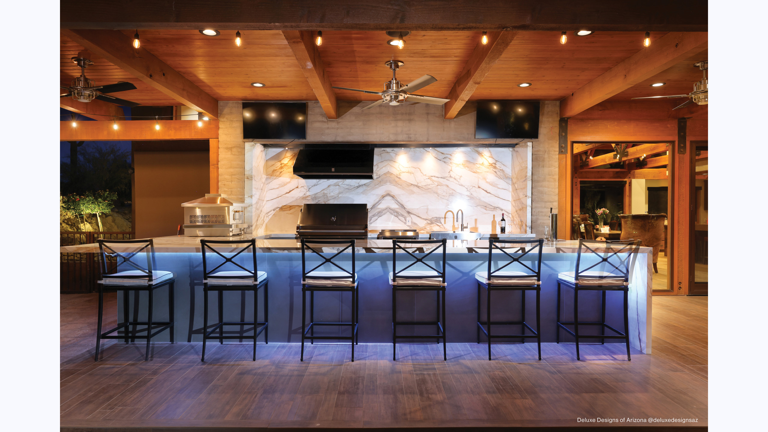 Magnifica Encore 60" x 126" - 12mm Polished Bookmatch Porcelain Slab in Calacatta Antique alt image